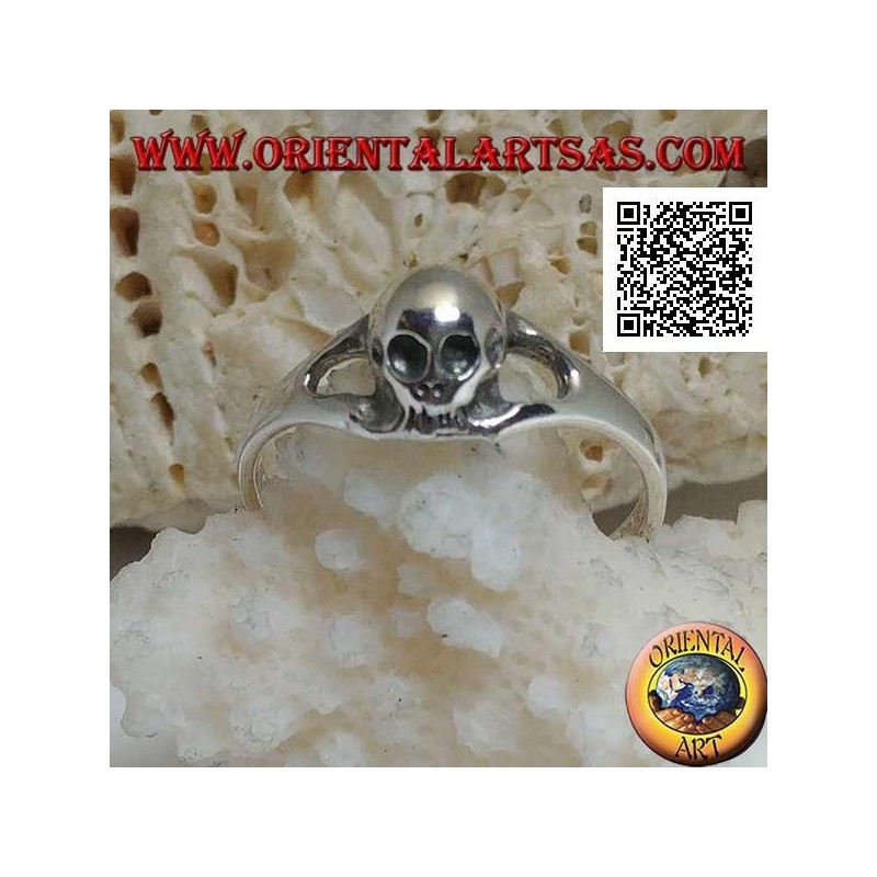 Silver ring with small skull without smooth jaw (small)