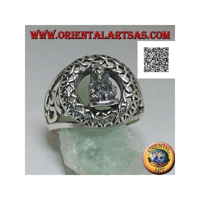Silver ring with a statuette of Ganesh sitting in an otraforato circle and Oṃ (ॐ) on the sides in openwork