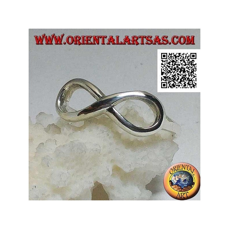 Anillo de plata con símbolo de nudo infinito redondeado liso