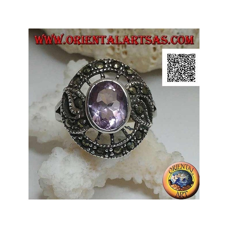 Anello in argento a forma di boccino con ametista ovale naturale e marcassite