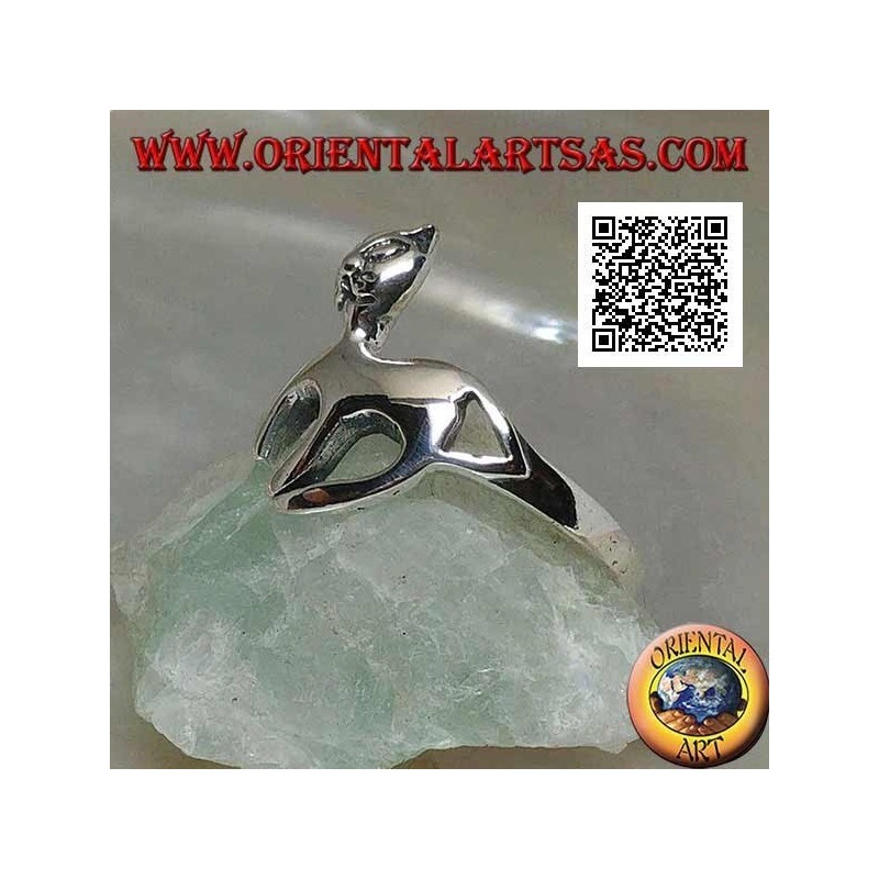 Silver ring in the shape of a cat on a graceful walk