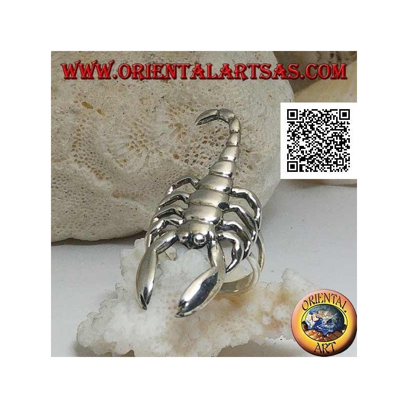 Silver ring with scorpion in smooth offensive position (large)