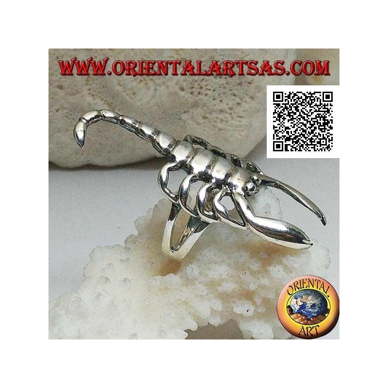 Silver ring with scorpion in smooth offensive position (large)
