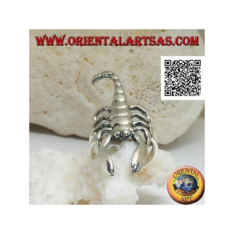 Silver ring with scorpion in smooth offensive position (large)