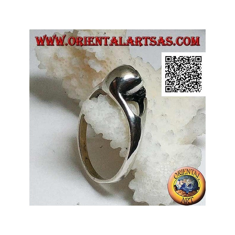 Anello in argento semplice con teschio sporgente piccolo