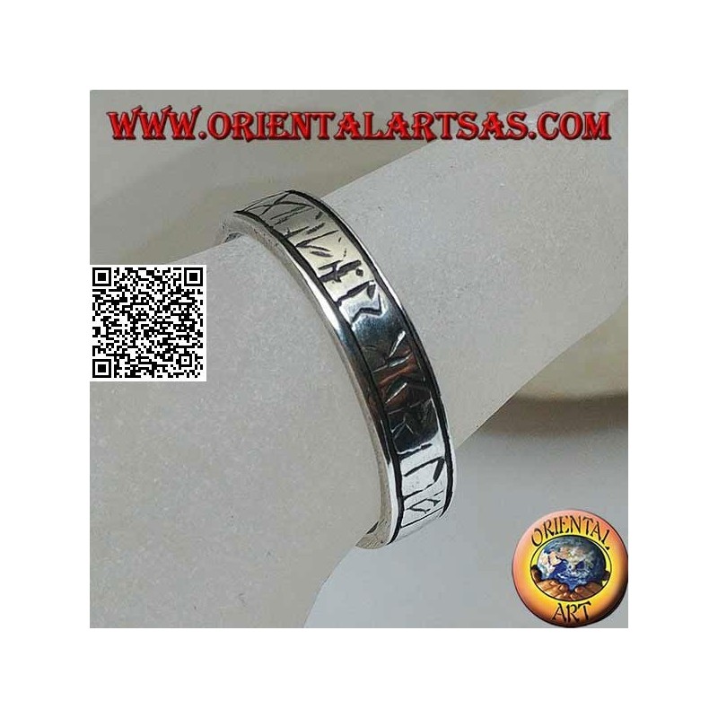 Bague en argent avec runes celtiques gravées