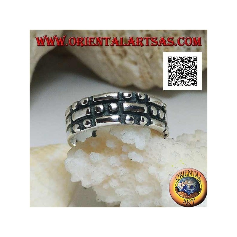 Bague en argent avec rectangles et paires de cercles en damier en bas-relief