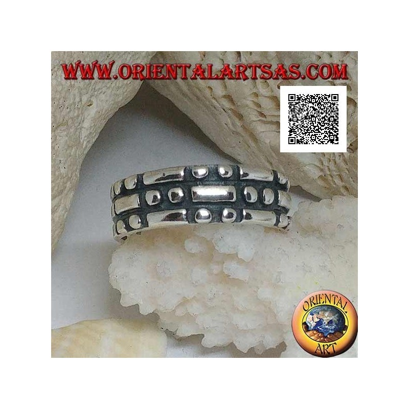 Bague en argent avec rectangles et paires de cercles en damier en bas-relief