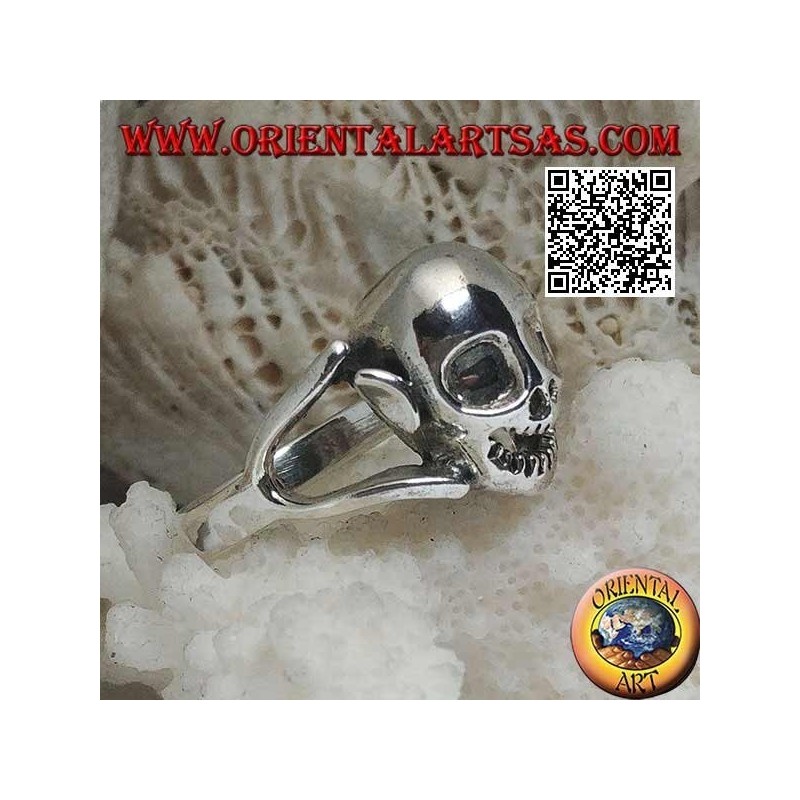 Anillo de plata de una calavera de duende con orejas