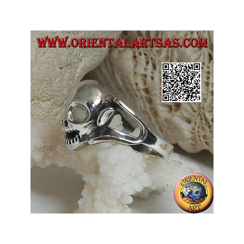 Anello in argento di un teschio goblin con le orecchie