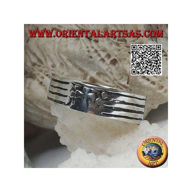 Anello in argento a fedina inciso a righe con croce cristiana