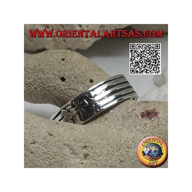 Silver ring with engraved band with Christian cross