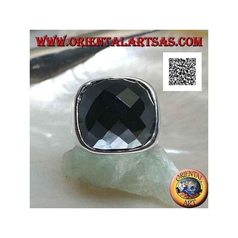 Ring in rhodium silver with rounded square faceted cabochon spinel zircon