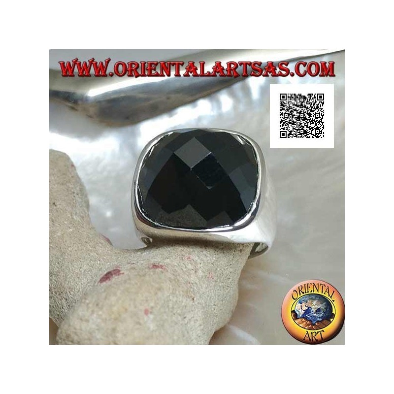 Ring in rhodium silver with rounded square faceted cabochon spinel zircon