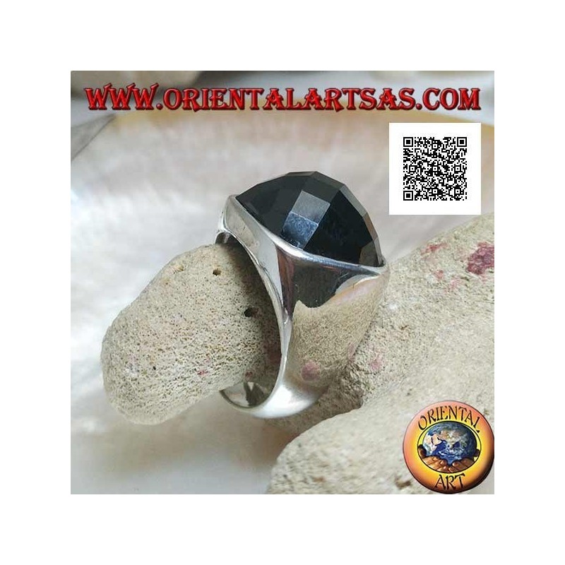 Ring aus Rhodiumsilber mit abgerundetem, quadratischem, facettiertem Cabochon-Spinell-Zirkon
