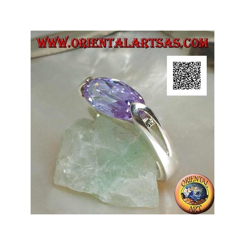 Rhodinierter Silberring mit horizontal ovalem facettiertem Amethystzirkon