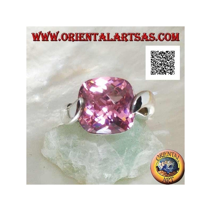 Anillo de plata rodiada con circonita facetada cuadrada rosa enganchada en dos lados