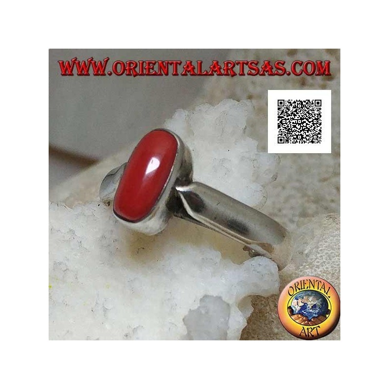 Bague en argent avec corail tibétain antique ovale en relief sur un sertissage simple