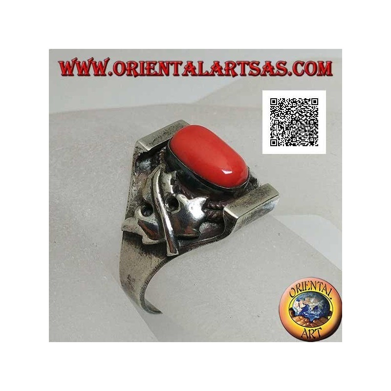 Bague en argent avec corail tibétain antique ovale en serti népalais avec feuille d'érable sur les côtés