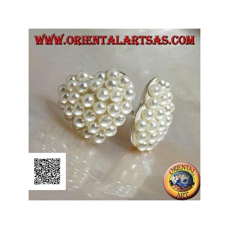Heart-shaped lobe silver earrings studded with beads