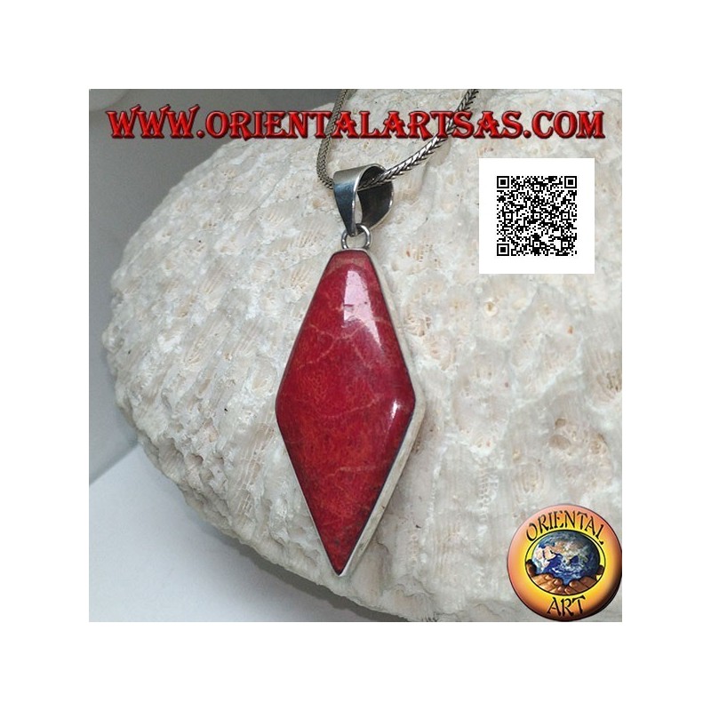 Colgante de plata con coral rojo romboidal (coral) en un marco liso