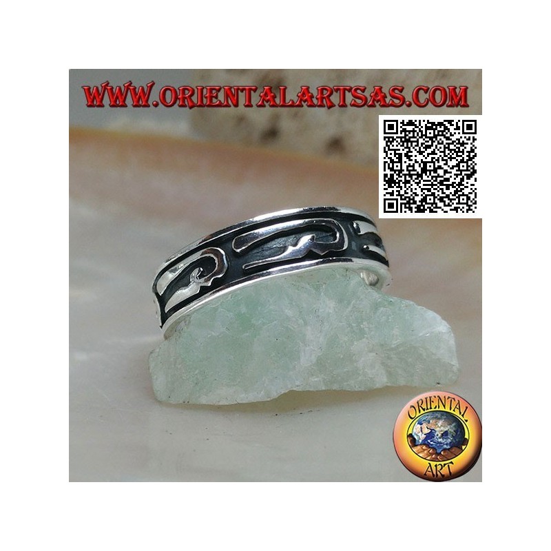 Bague en argent avec motifs stylisés en forme de U en bas-relief