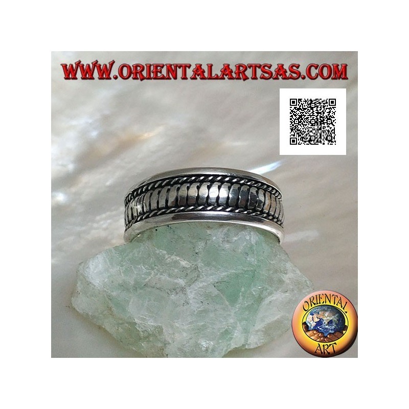 Silver ring with vertical stripes between intertwining above to below