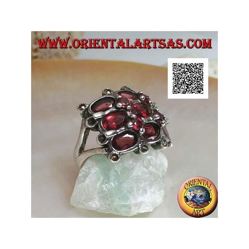 Bague grille en argent avec grenats naturels ovales et ronds et marcassite aux intersections extérieures