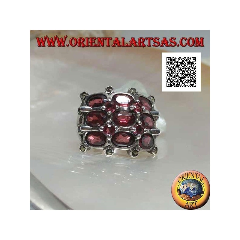 Anello in argento a griglia con granati naturali ovali e tondi e marcassite sulle intersezioni esterne