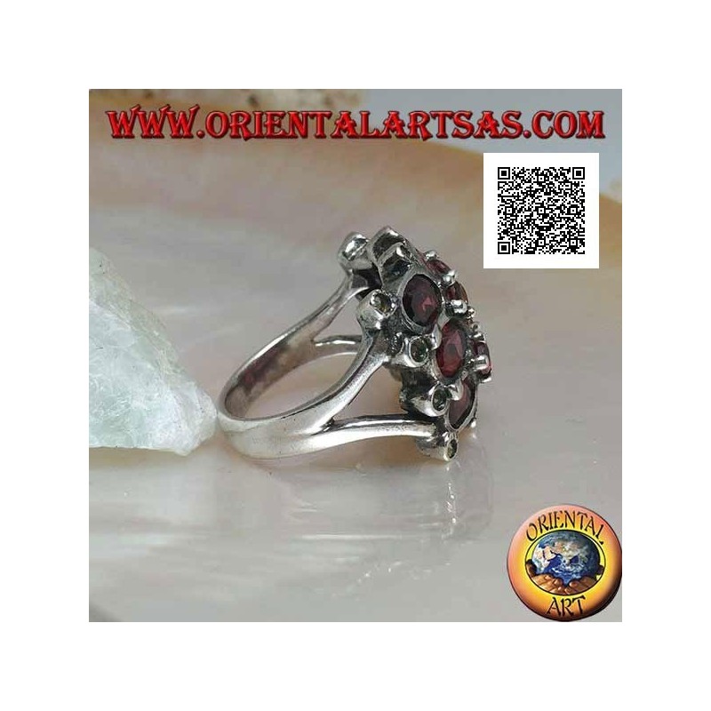 Bague grille en argent avec grenats naturels ovales et ronds et marcassite aux intersections extérieures