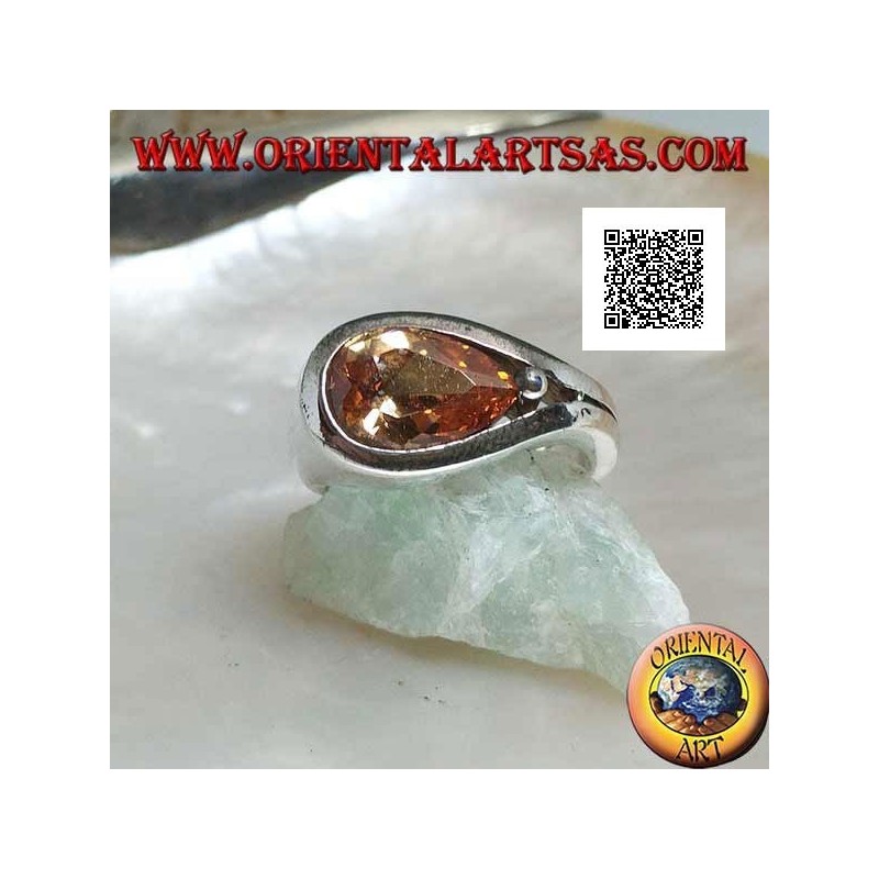 Anello in argento rodiato con zircone champagne a goccia trasversale su montatura liscia