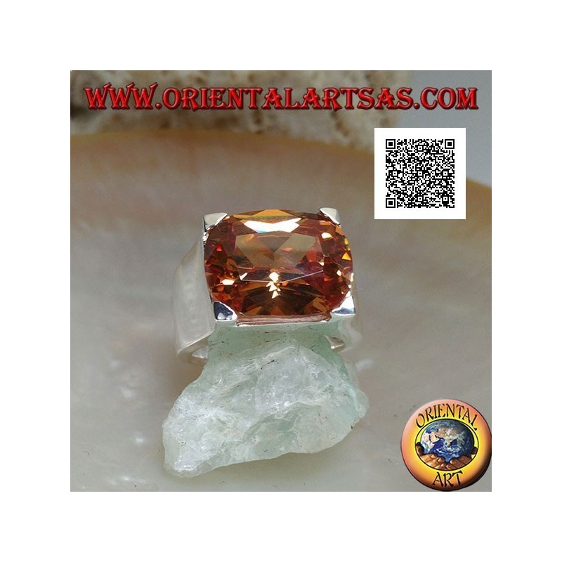 Bague en argent rhodié avec zircon champagne ovale transversal serti dans un rectangle