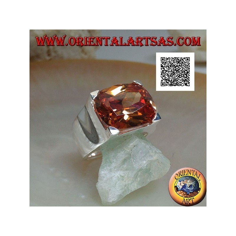 Anello in argento rodiato con zircone champagne ovale trasverso incastonato in un rettangolo