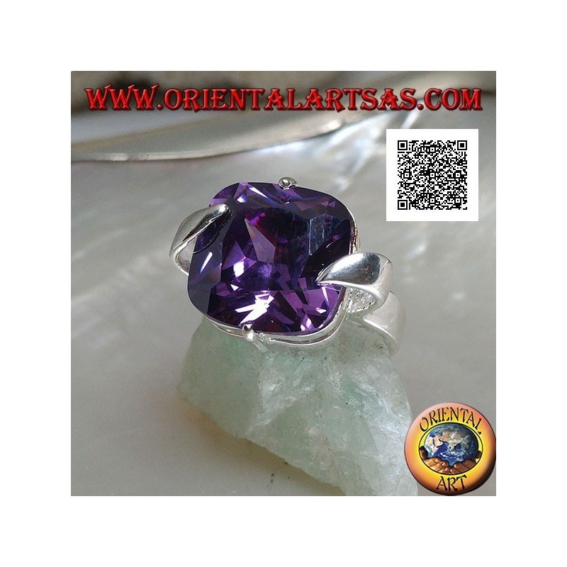 Rhodium-plated silver ring with square faceted amethyst-colored zircon hooked on the center of the sides