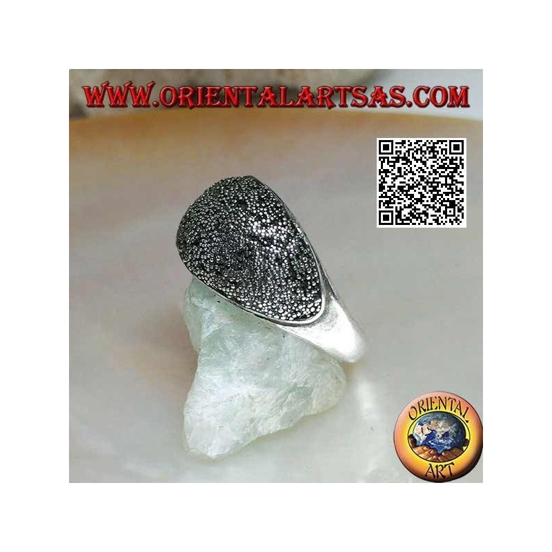 Anillo de plata con banda redondeada tachonada de marcasita