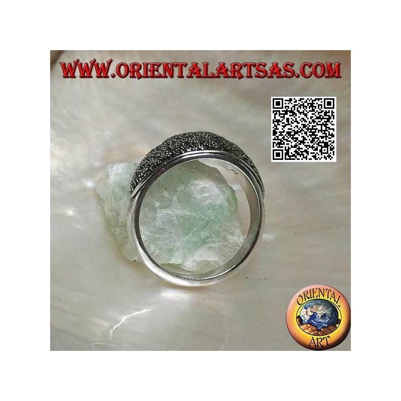 Anillo de plata con banda redondeada tachonada de marcasita