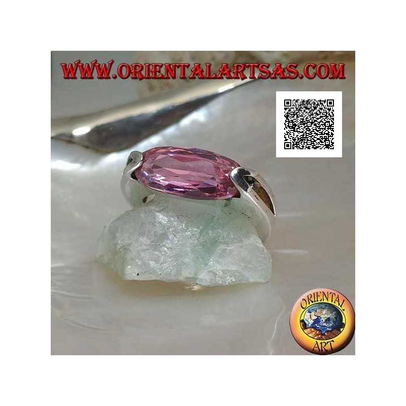 Bague en argent rhodié avec zircon ovale rose facetté étroit accroché sur le côté