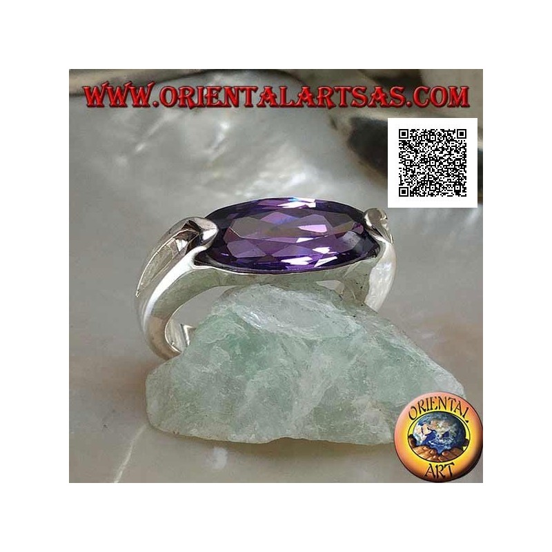 Anello in argento rodiato con zircone ametista ovale stretto sfaccettato agganciato lateralmente
