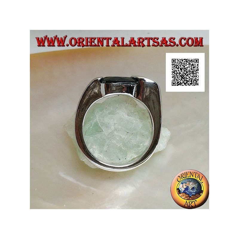 Bague en argent rhodié avec zircon spinelle en forme de goutte facetté accroché sur le côté