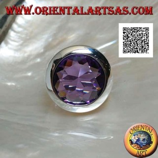 Rhodinierter Silberring mit facettiertem, amethystfarbenem Zirkon und rundem Schnitt