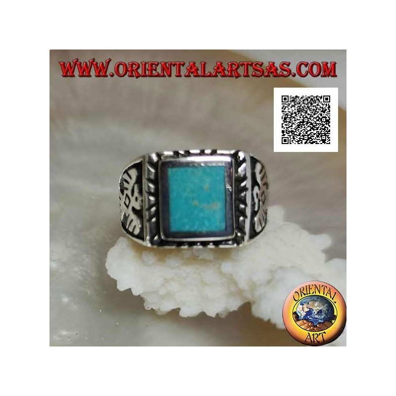 Bague en argent avec turquoise rectangulaire en relief et aigle bas-relief sur les côtés