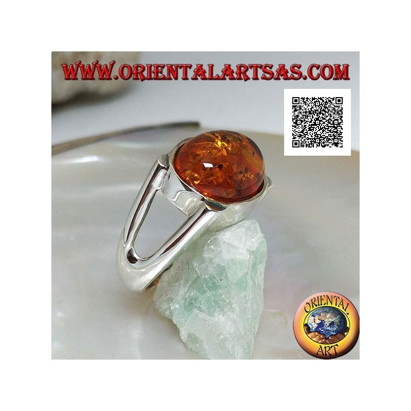 Bague en argent avec cabochon ovale ambre en croix sur serti lisse avec ouverture latérale