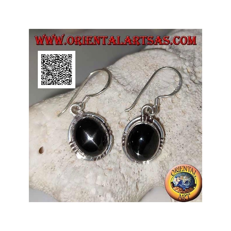 Boucles d'oreilles en argent avec cabochon ovale Black Star (étoile diopside) et trio de boules sur les quatre points cardinaux
