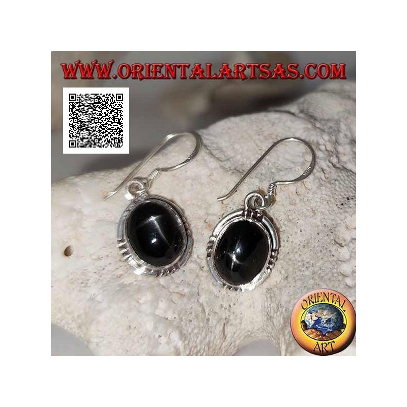 Boucles d'oreilles en argent avec cabochon ovale Black Star (étoile diopside) et trio de boules sur les quatre points cardinaux