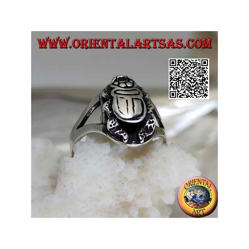 Bague en argent avec scarabée égyptien en relief et gravé à l'intérieur
