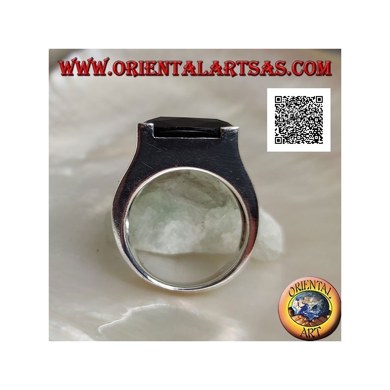 Anillo de plata rodiada con circonita de espinela ovalada transversal engastada en un rectángulo