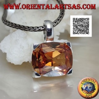 Pendentif en argent rhodié avec zircon champagne ovale transversal serti dans un rectangle