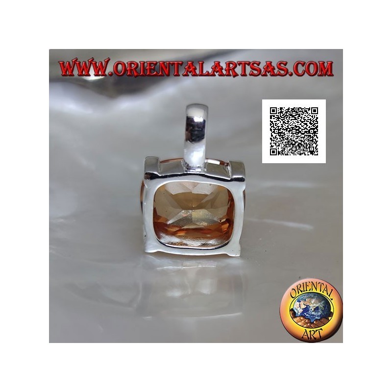 Pendentif en argent rhodié avec zircon champagne ovale transversal serti dans un rectangle