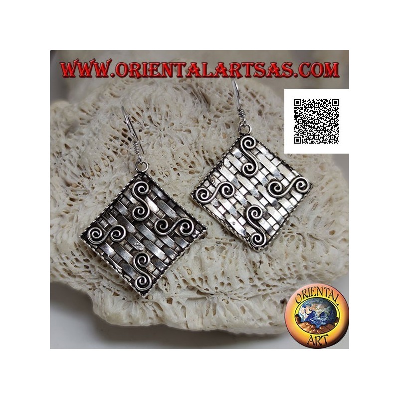 Boucles d'oreilles pendantes en argent avec losange entrelacé (style paille) avec quatre motifs grecs