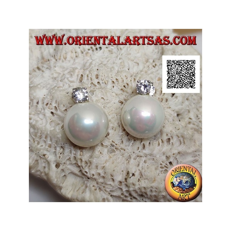 Silver lobe earrings with white freshwater pearl and white zircon set